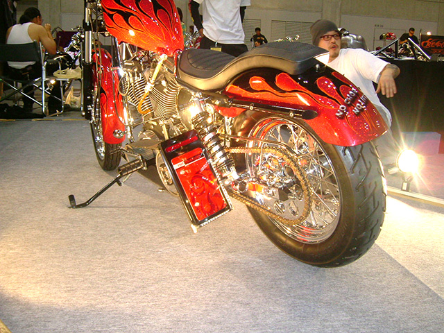 FATECH Custom Harley Davidson "BLOODY METAL"