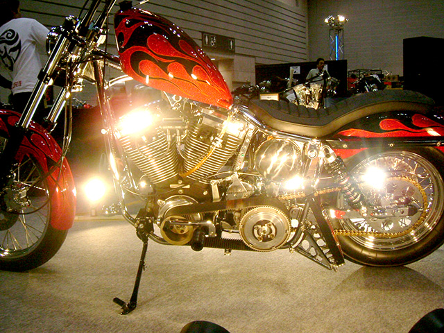 FATECH Custom Harley Davidson "BLOODY METAL"