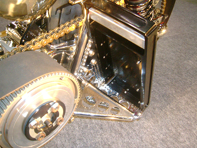 FATECH Custom Harley Davidson "BLOODY METAL"