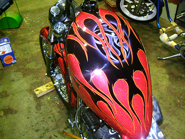FATECH Custom Harley Davidson "BLOODY METAL"
