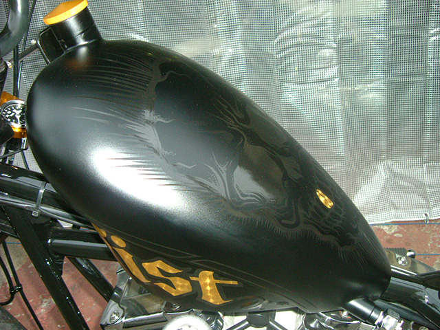 FATECH Custom Harley Davidson "EVIL FIST"